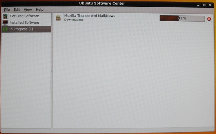 D034_ubuntuSoftwareCenter_thunderbirdDownloading_2010-10-12_18:25_745x464.jpg
